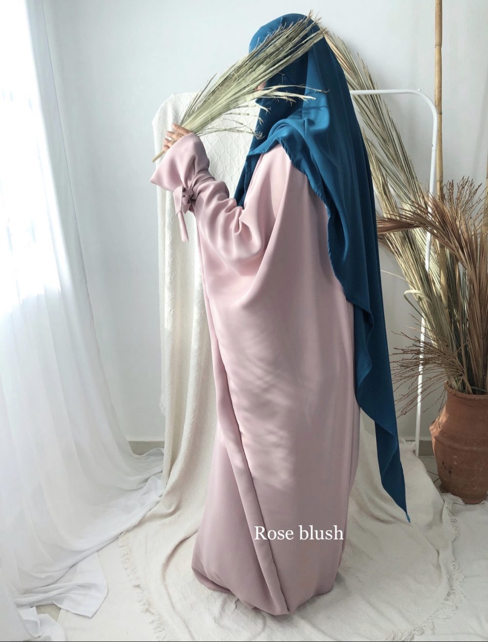 abaya hana alnysa manches à nouer