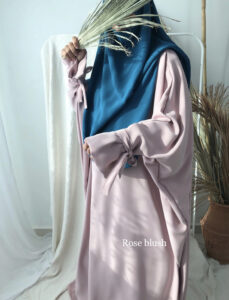 abaya hana alnysa manches à nouer
