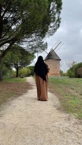 Hijab Cover me noir et abaya à manche bint.a camel